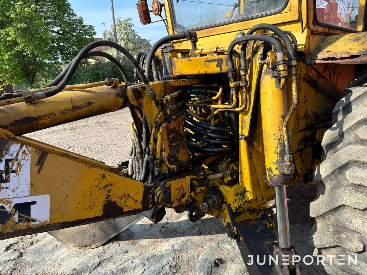 Traktorgrävare Volvo BM 646 - 82