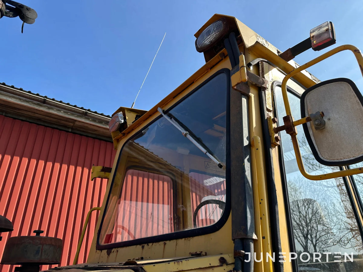 Traktorgrävare Volvo BM 646 - 82
