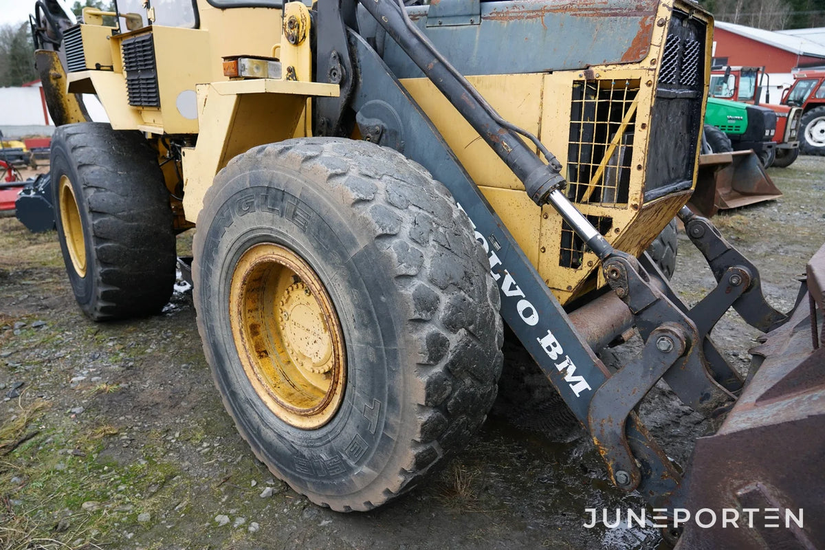 Traktorgrävare Volvo BM 6300