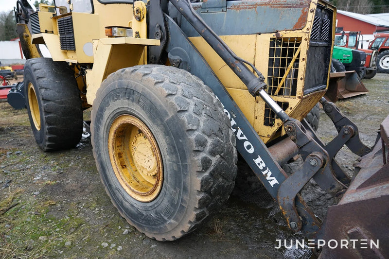 Traktorgrävare Volvo BM 6300