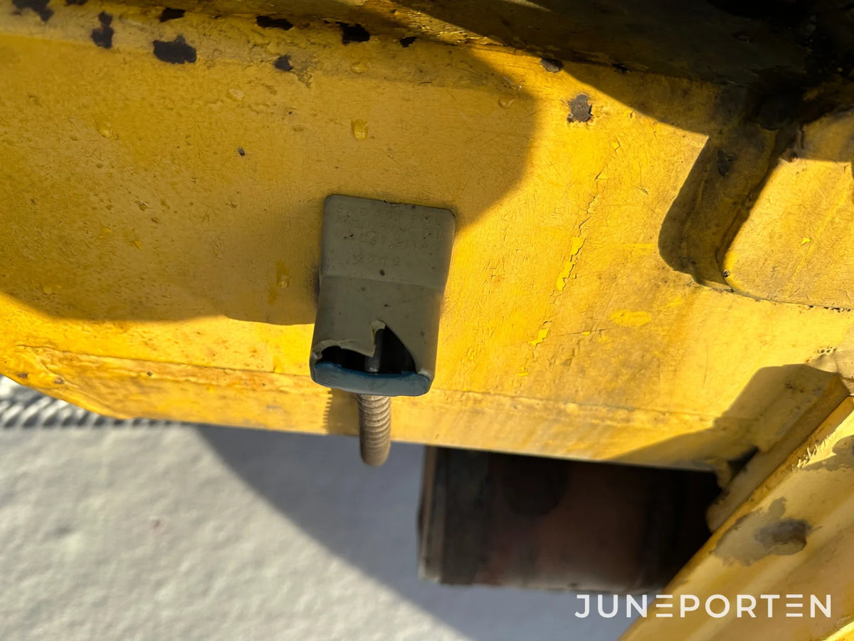 Traktorgrävare Volvo BM GM 616 med skopor