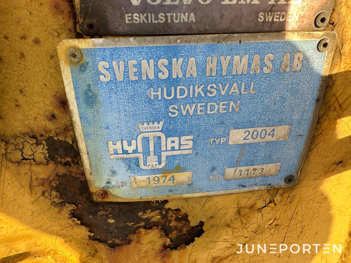 Traktorgrävare Volvo BM GM 616 med skopor