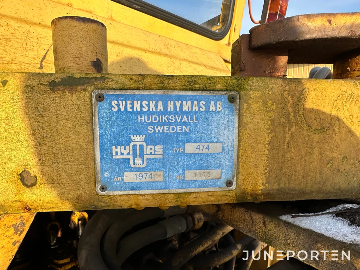 Traktorgrävare Volvo BM GM 616 med skopor