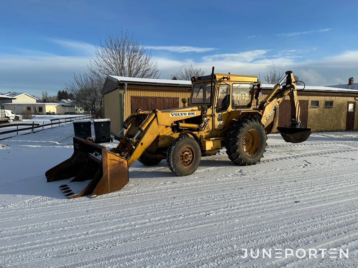 Traktorgrävare Volvo BM GM 616 med skopor