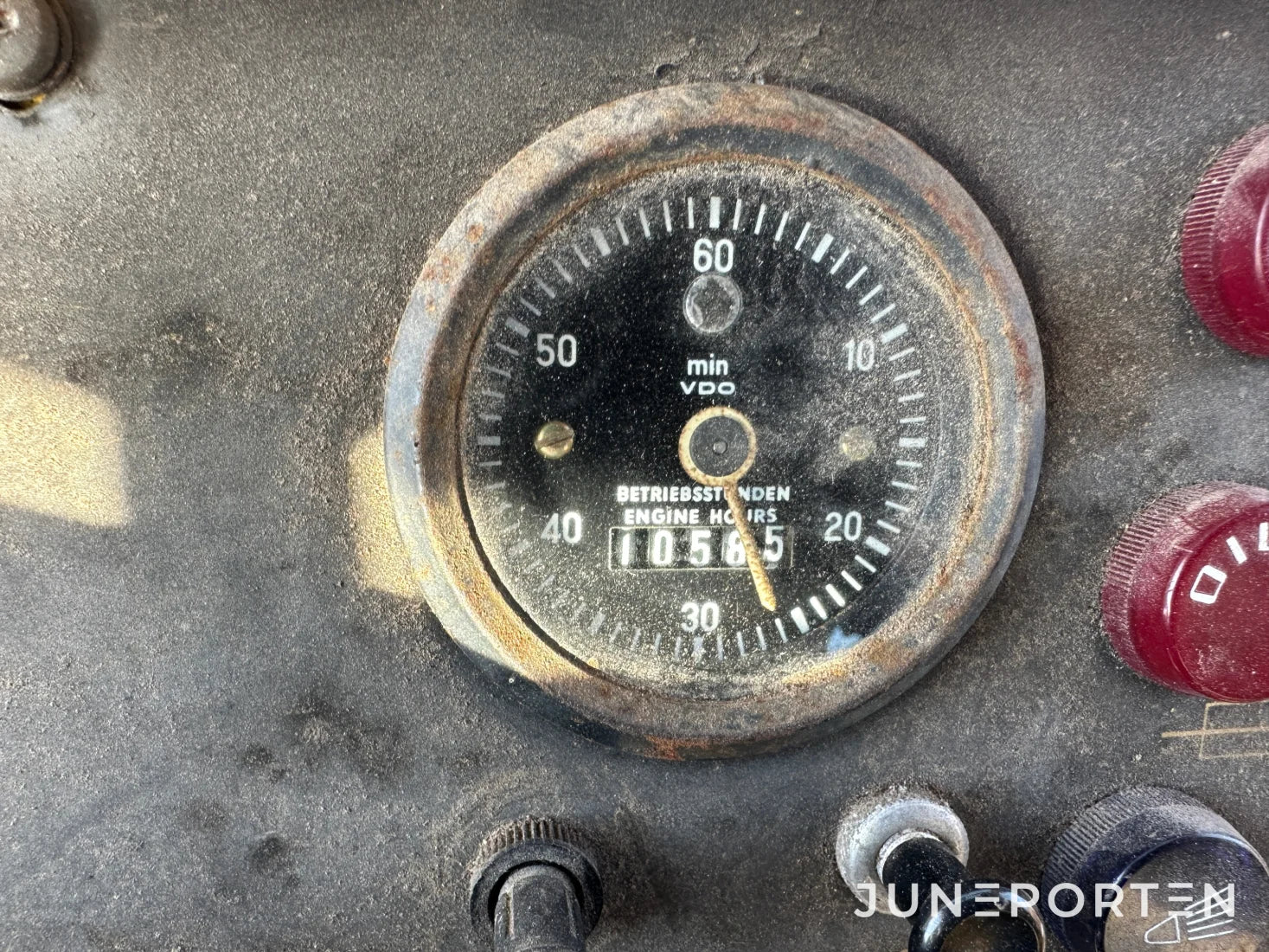 Traktorgrävare Volvo BM GM 616 med skopor