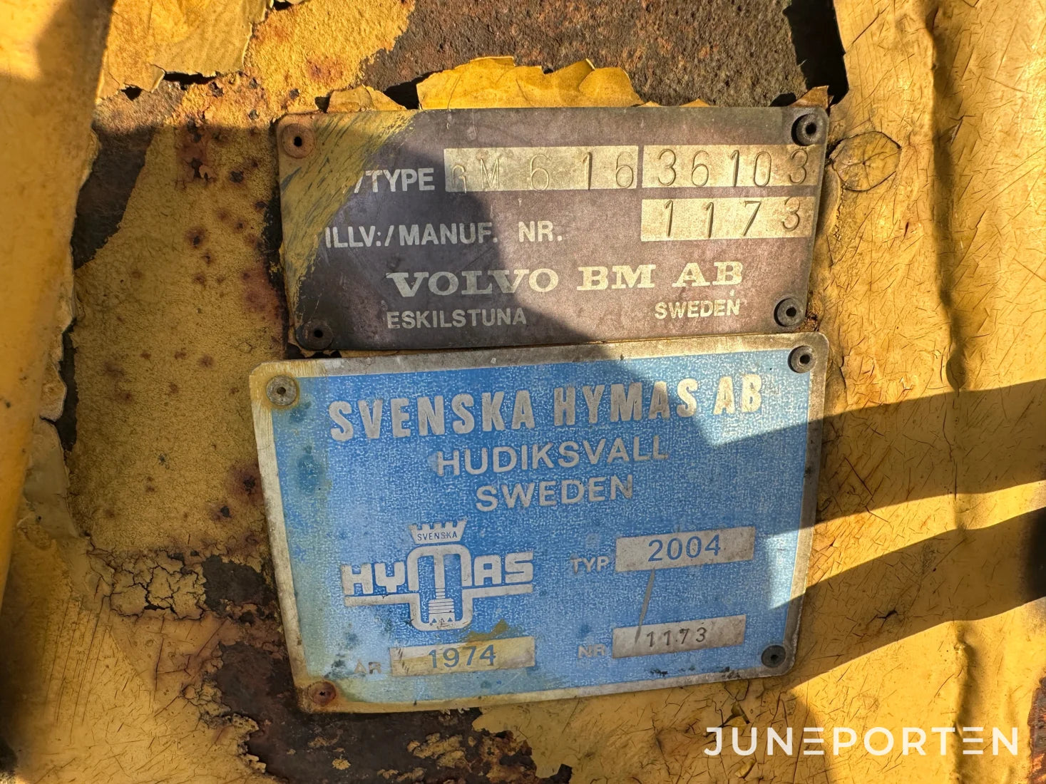 Traktorgrävare Volvo BM GM 616 med skopor