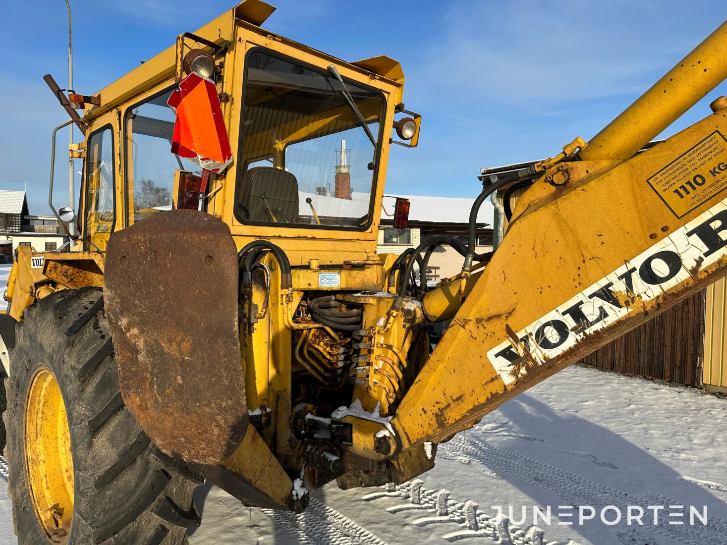 Traktorgrävare Volvo BM GM 616 med skopor