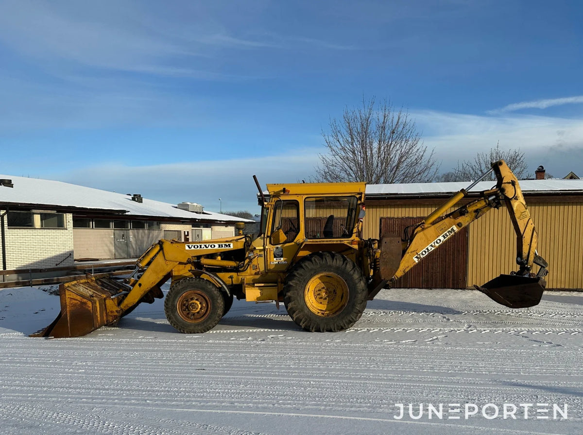Traktorgrävare Volvo BM GM 616 med skopor