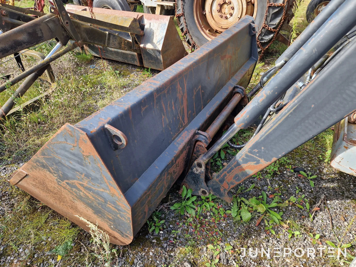 Lastare Trima 1320 med skopa