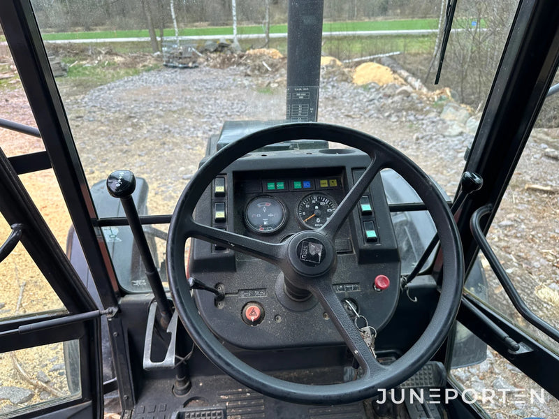 Valmet 465 4WD med Mowi skogsvagn