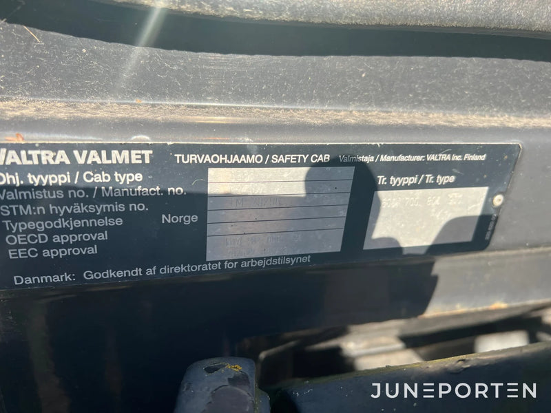 Valmet 600 4WD med lastare