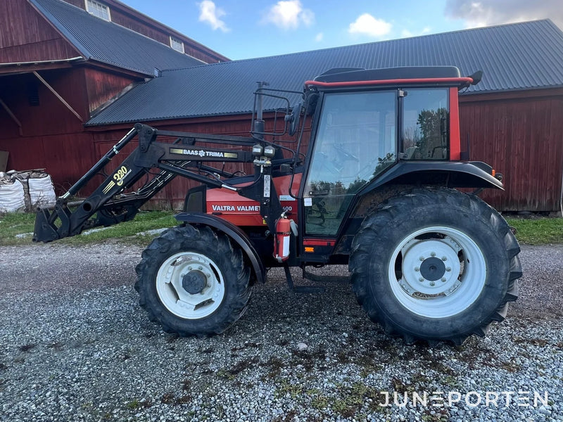 Valmet 600 4WD med lastare
