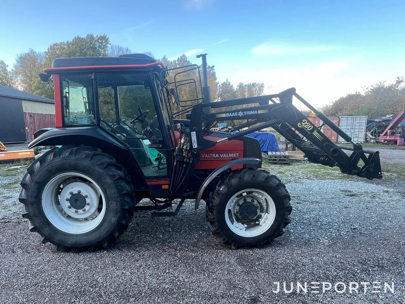 Valmet 600 4WD med lastare