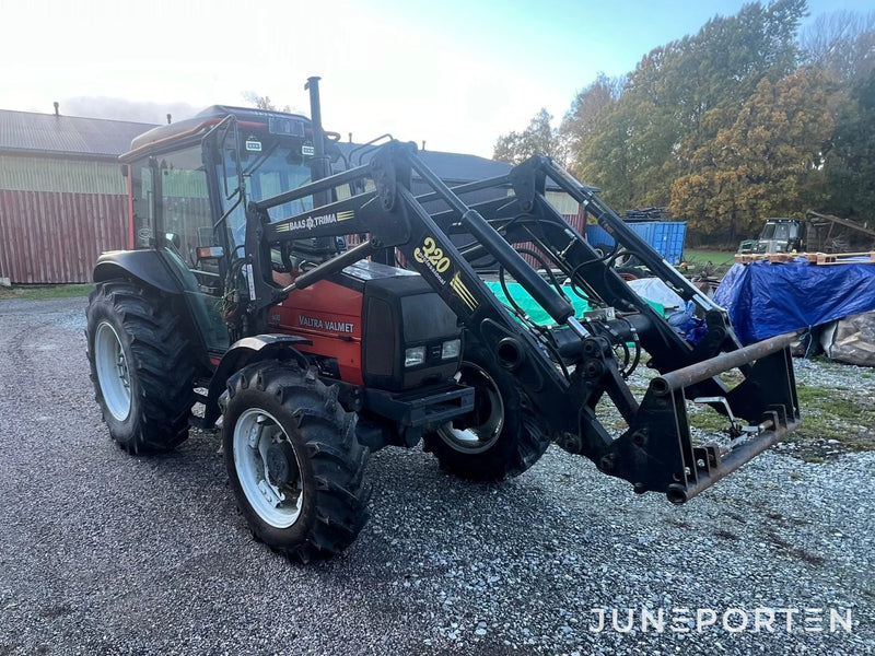 Valmet 600 4WD med lastare