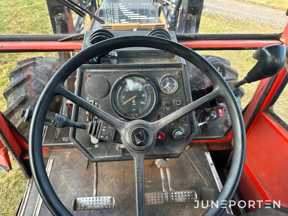 Valmet 705 med lastare