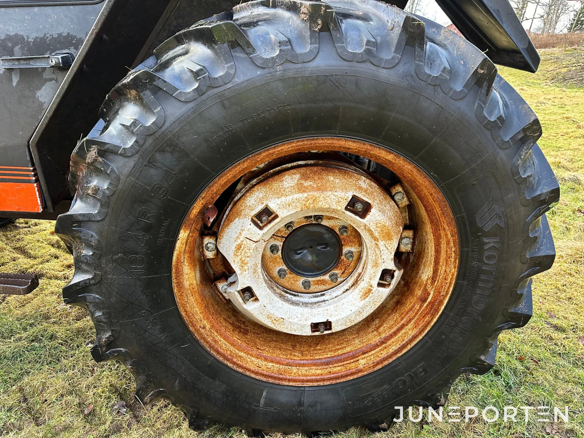 Valmet 755 med lastare
