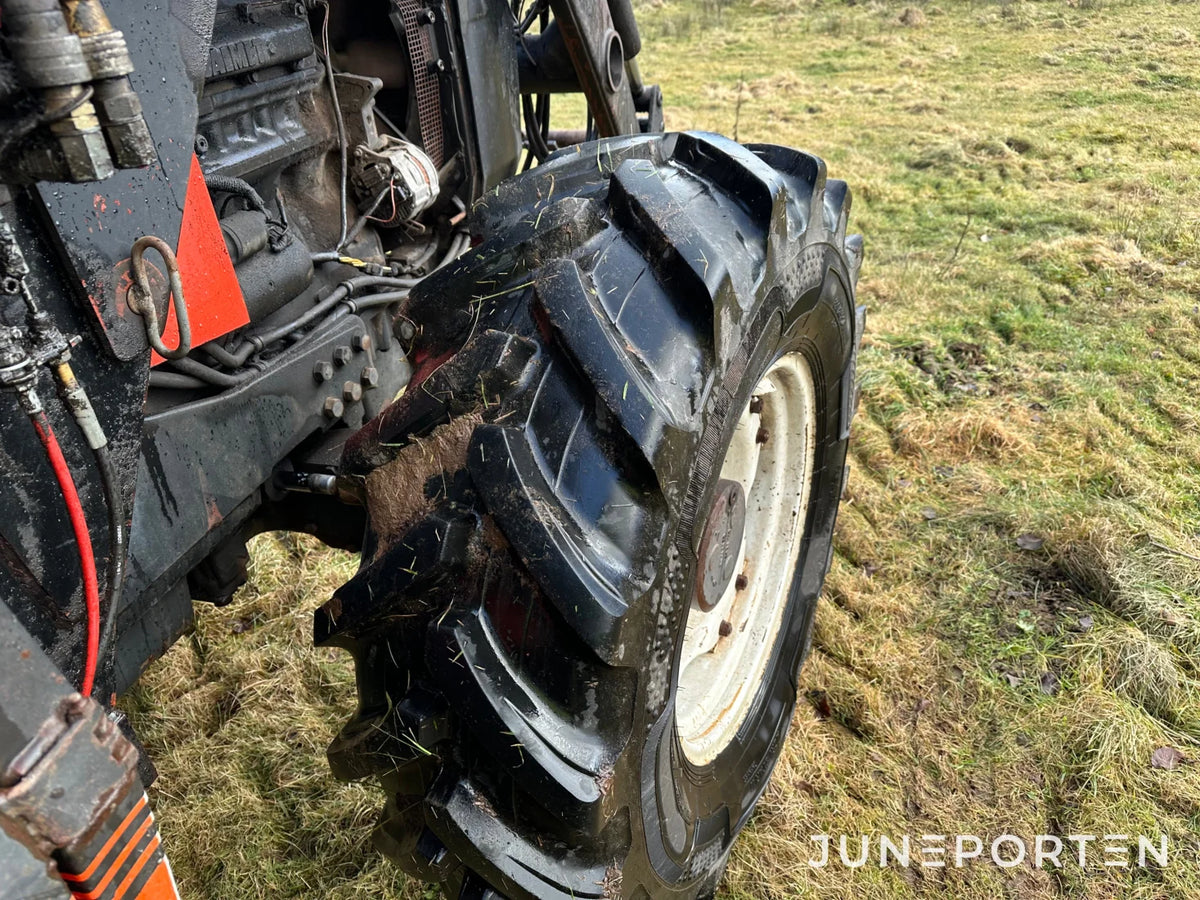 Valmet 755 med lastare