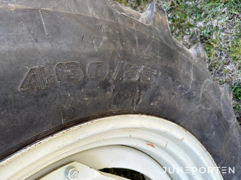 Valtra 6250 4WD med lastare