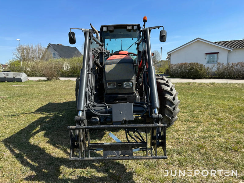 Valtra 6250 4WD med lastare