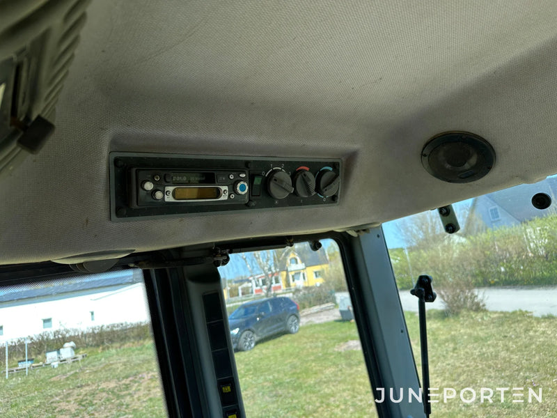 Valtra 6250 4WD med lastare