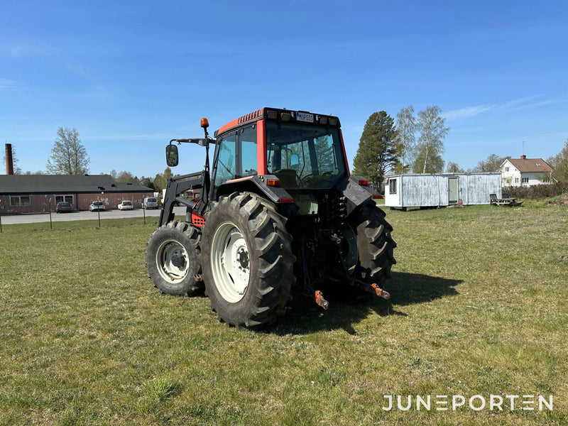 Valtra 6250 4WD med lastare