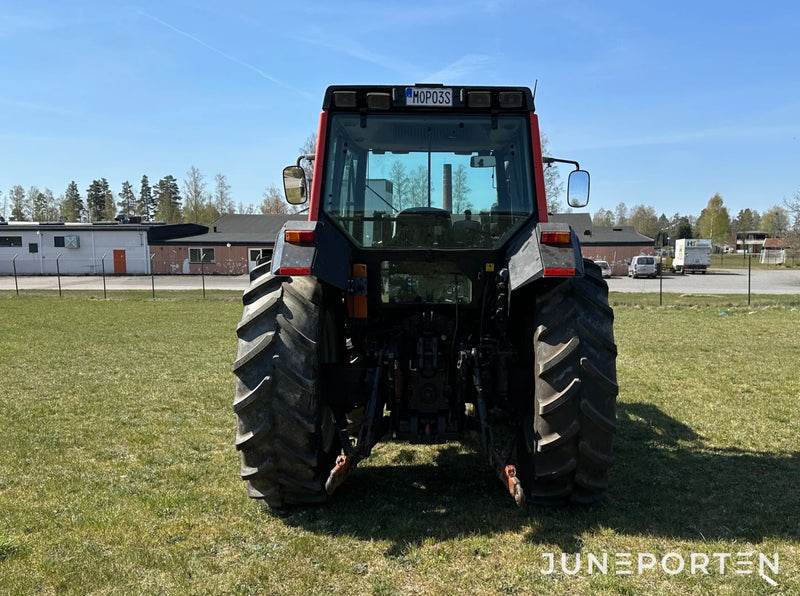 Valtra 6250 4WD med lastare