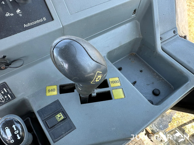 Valtra 6250 4WD med lastare