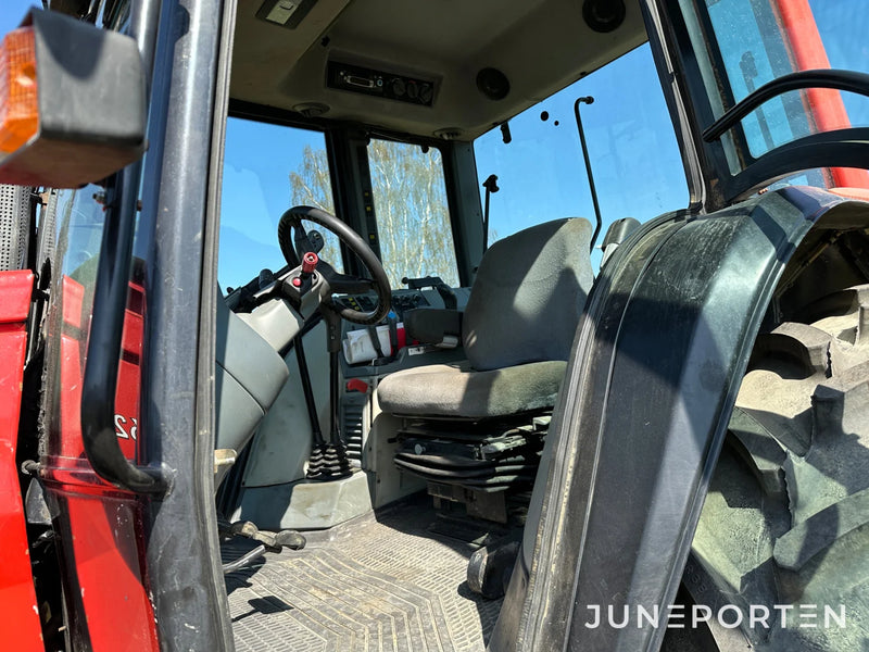 Valtra 6250 4WD med lastare