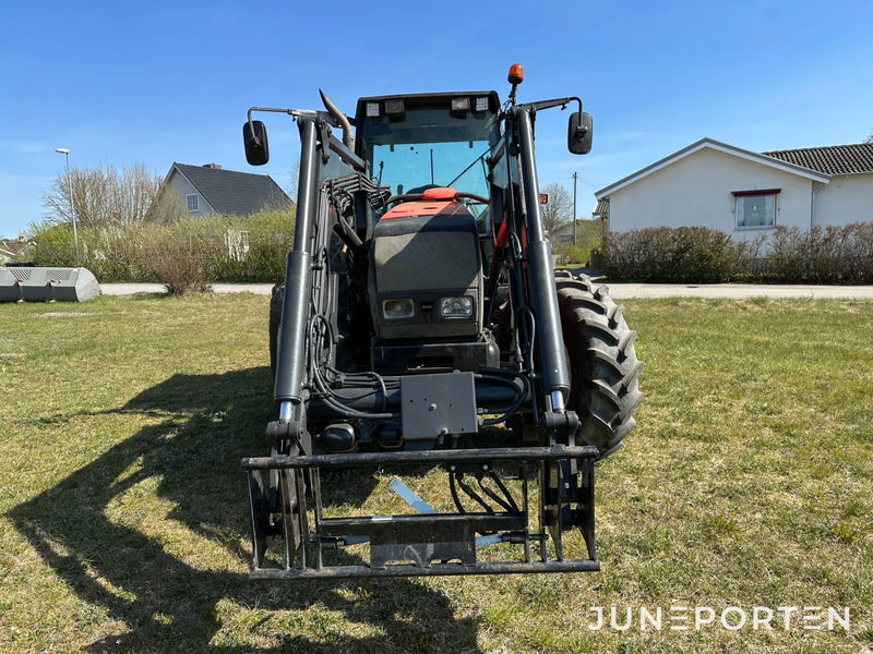 Valtra 6250 4WD med lastare