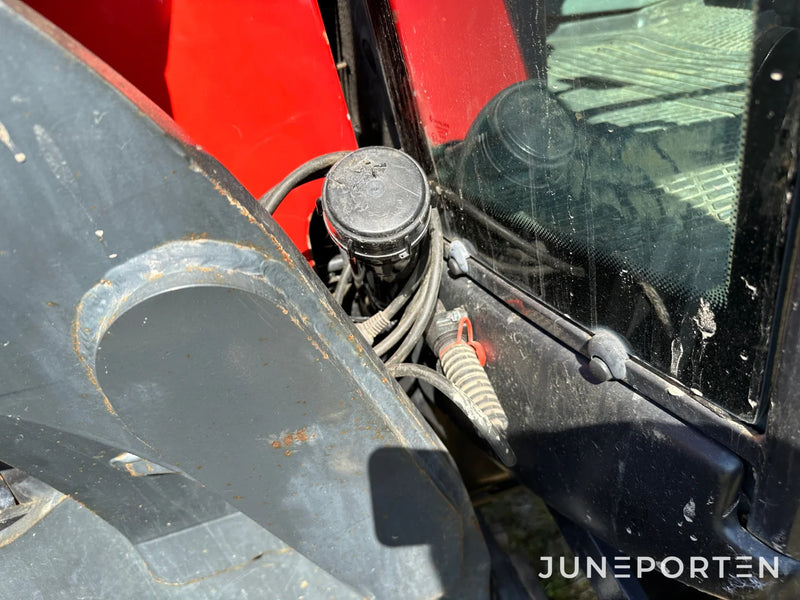 Valtra 6250 4WD med lastare