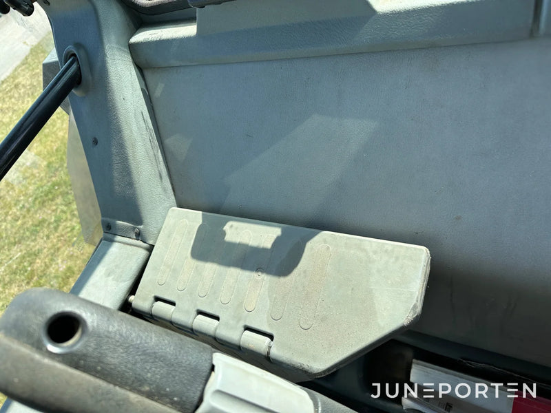 Valtra 6250 4WD med lastare