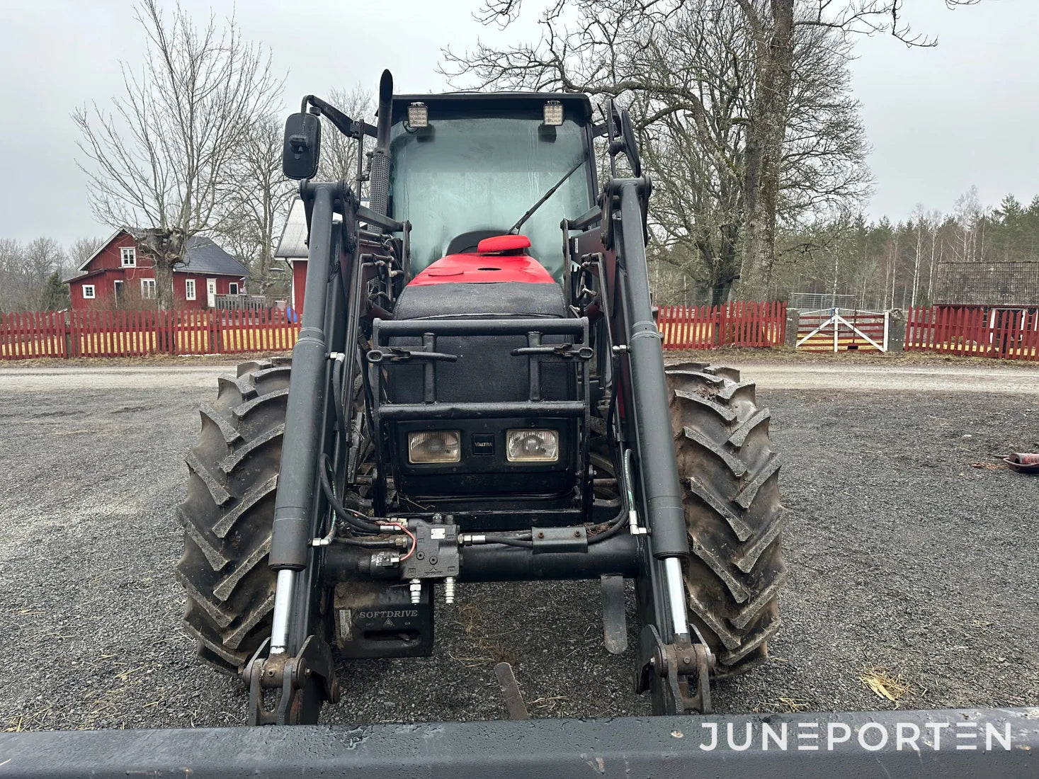 Valtra 6850 Hitech med lastare
