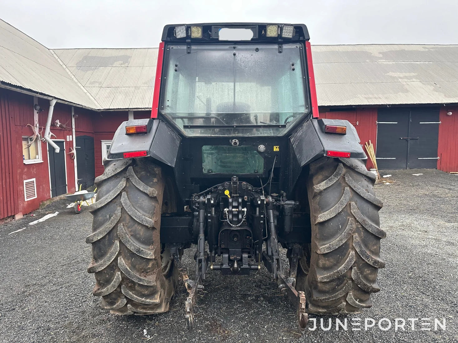 Valtra 6850 Hitech med lastare