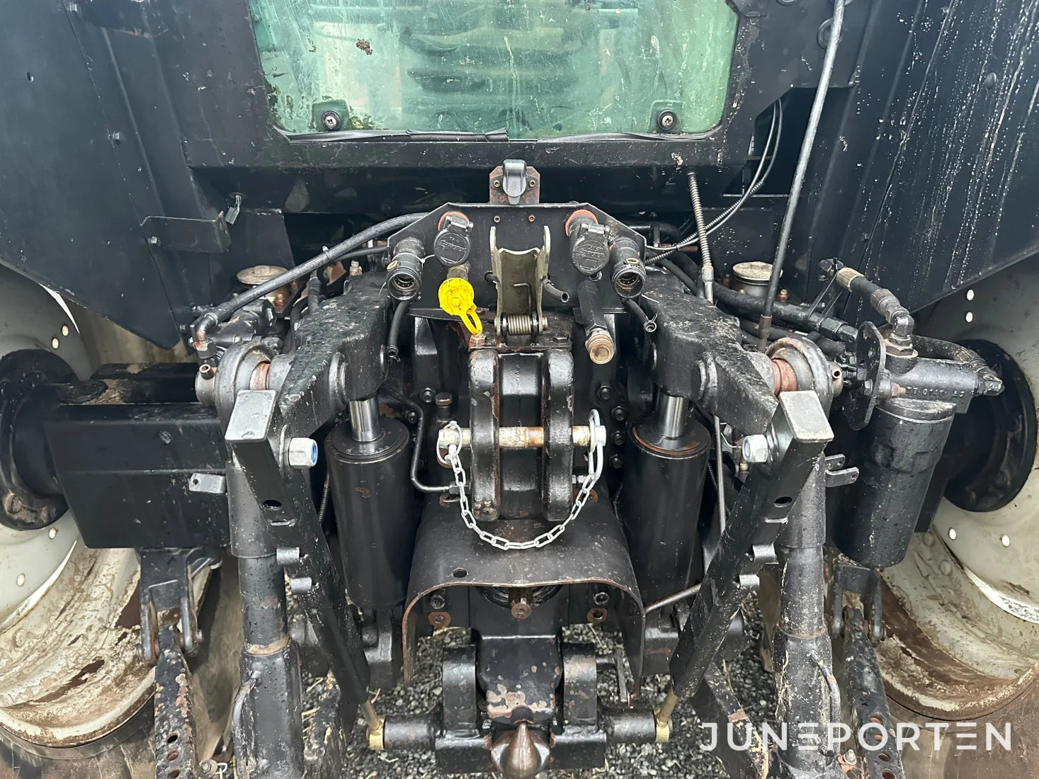 Valtra 6850 Hitech med lastare