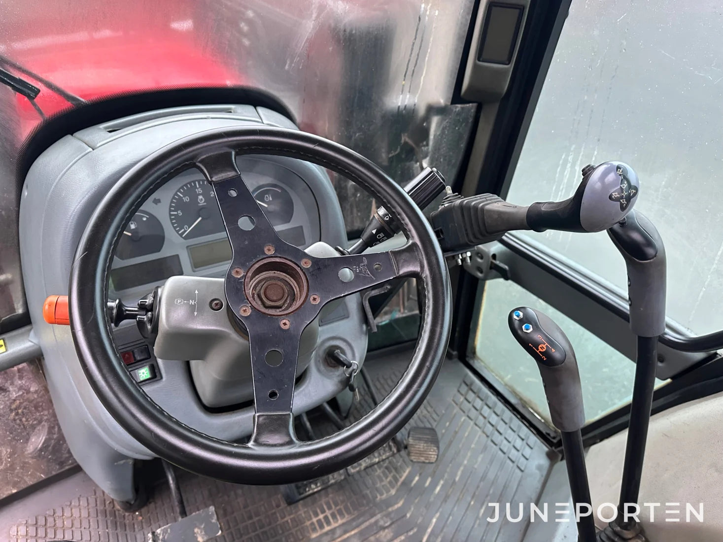 Valtra 6850 Hitech med lastare