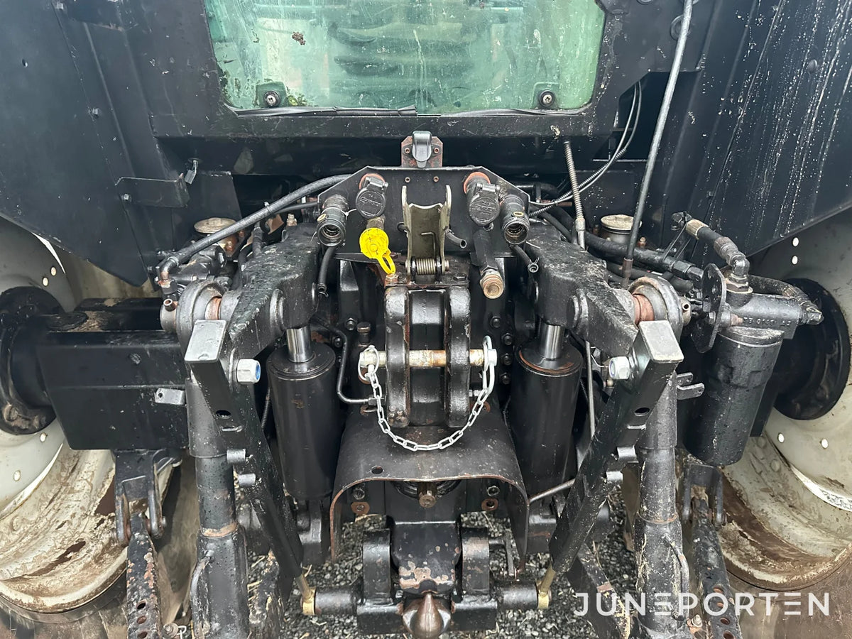 Valtra 6850 Hitech med lastare