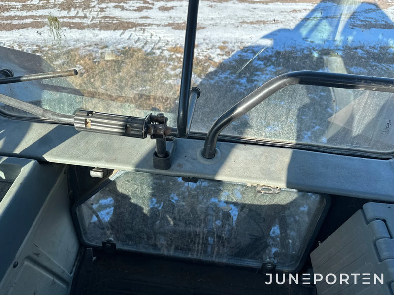 Valtra 6850 med lastare