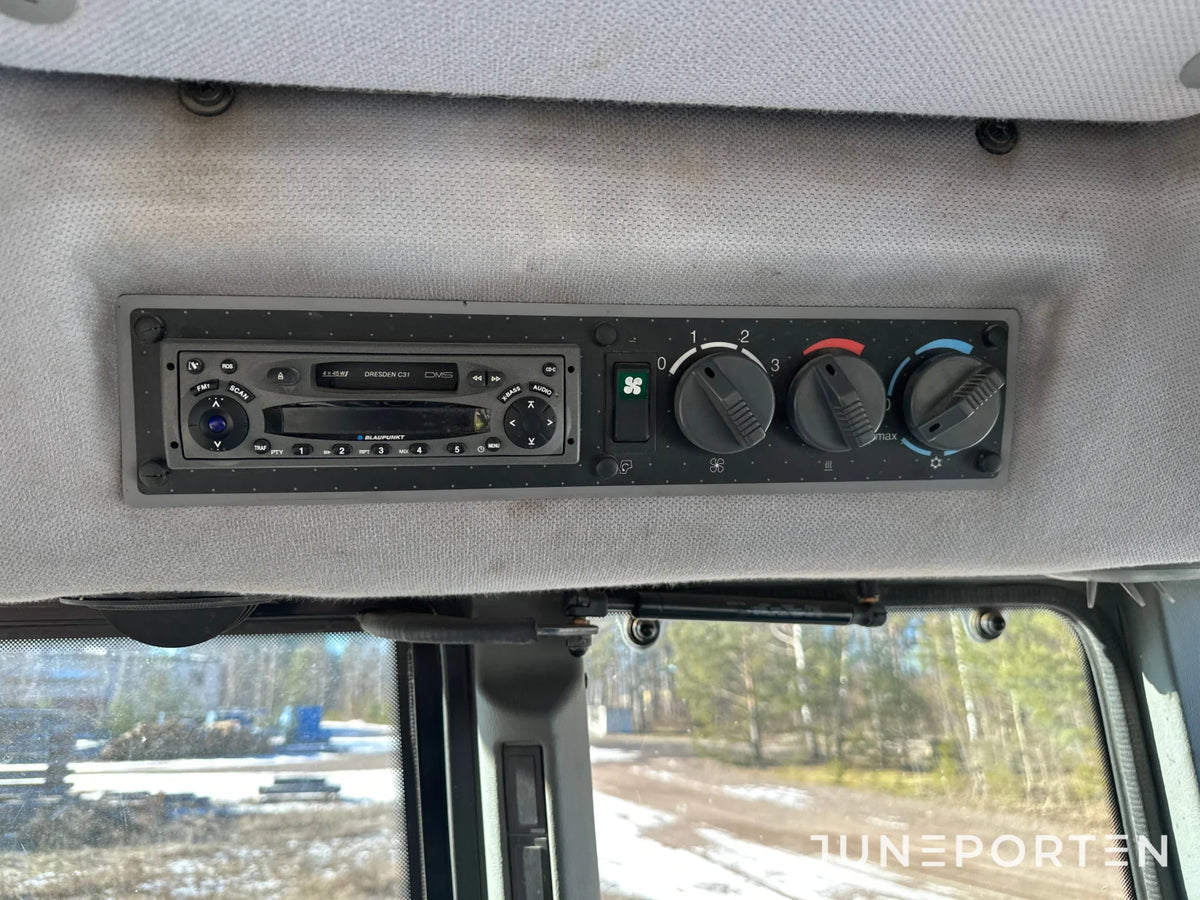 Valtra 6850 med lastare