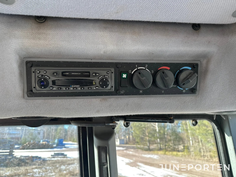 Valtra 6850 med lastare