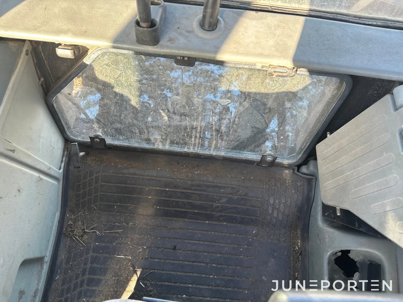 Valtra 6850 med lastare