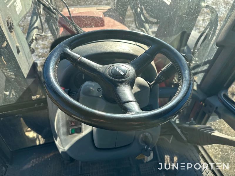 Valtra 6850 med lastare
