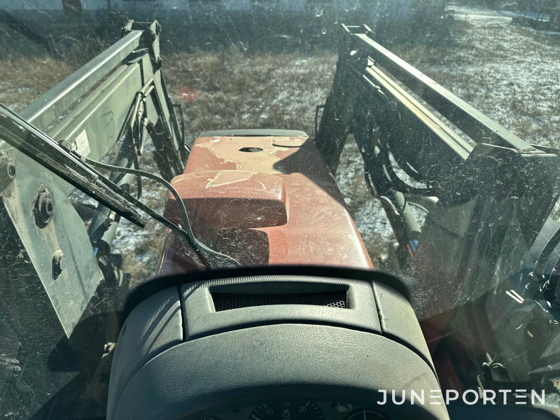 Valtra 6850 med lastare