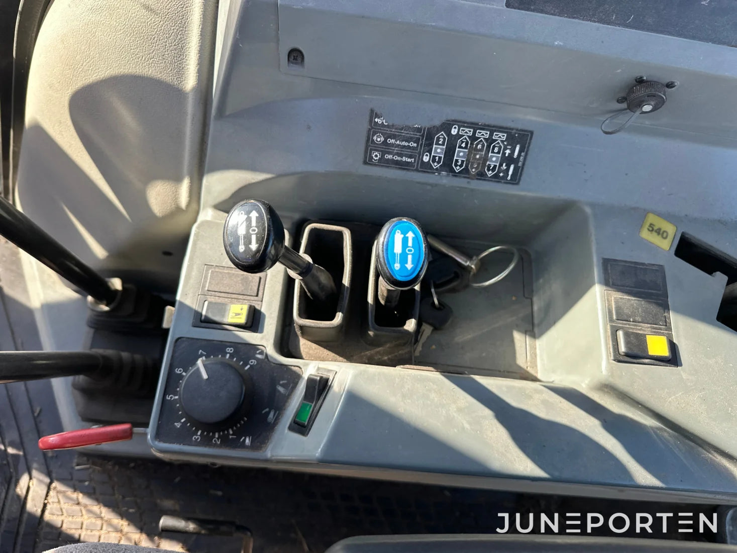 Valtra 6850 med lastare