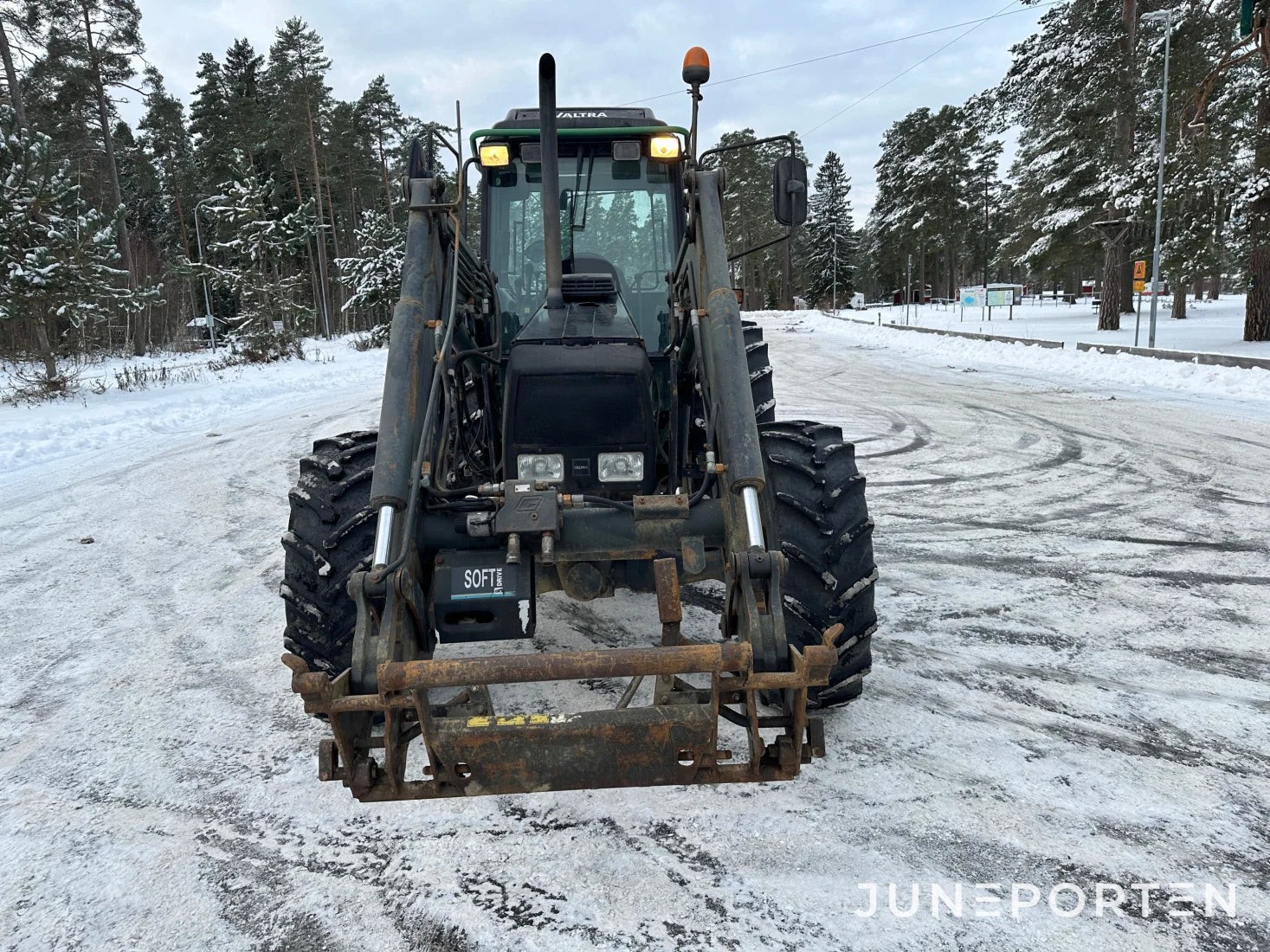 Valtra 900 med lastare