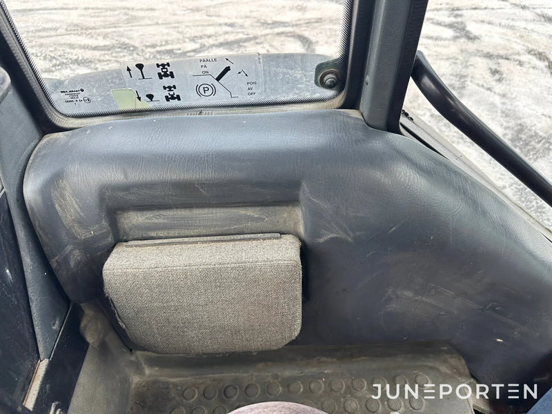 Valtra 900 med lastare