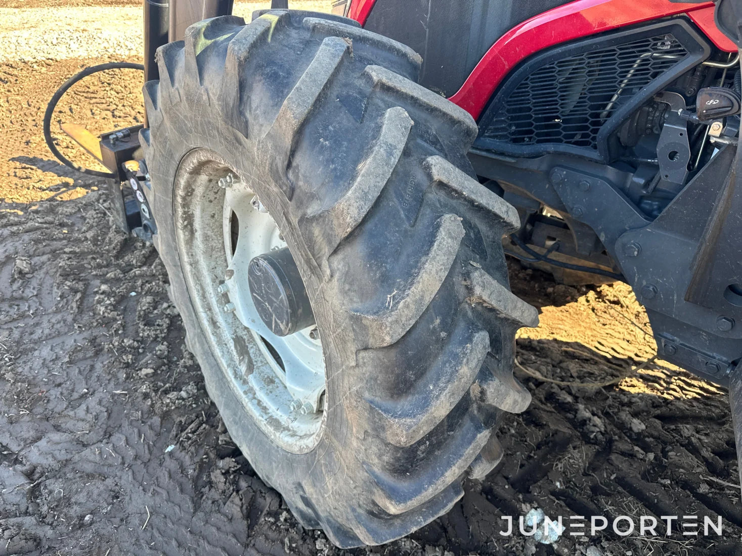Valtra A 134 med lastare