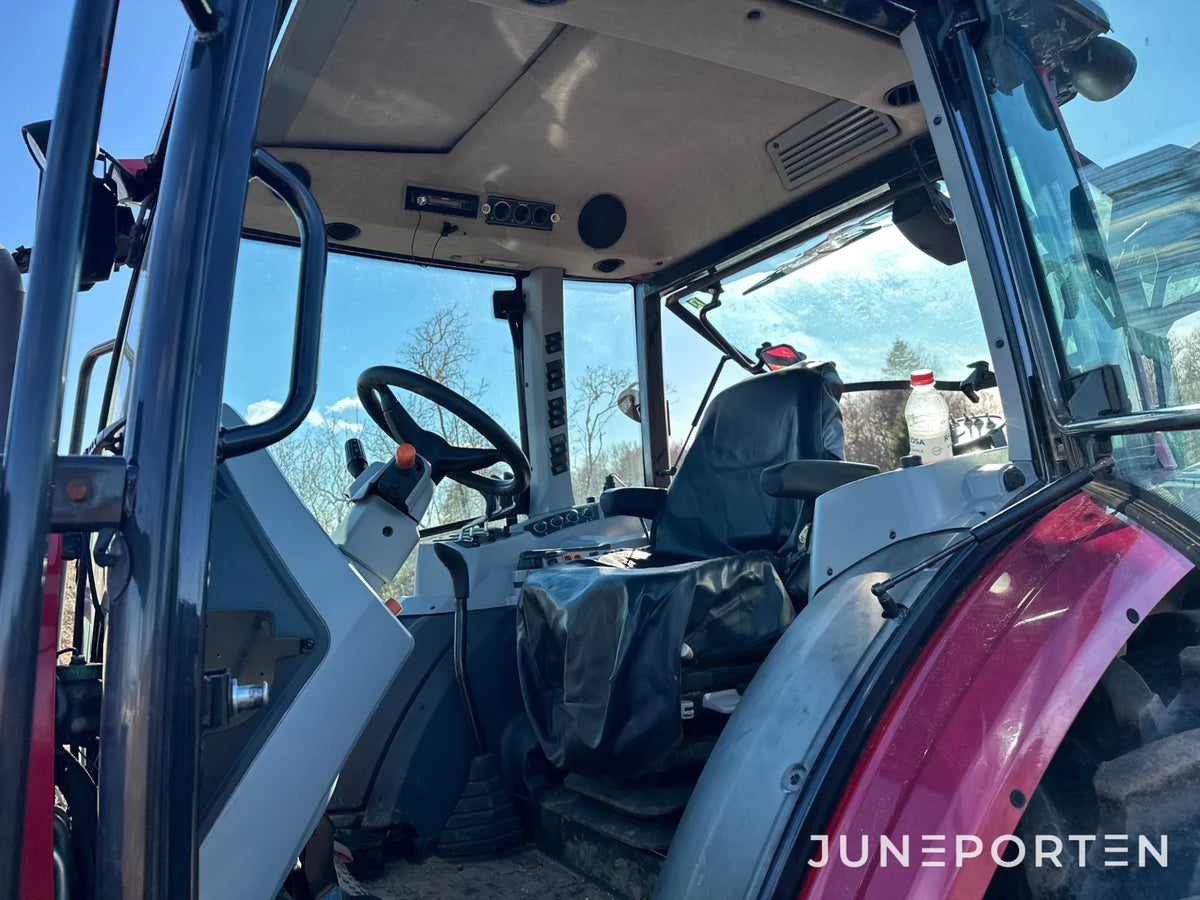 Valtra A 134 med lastare