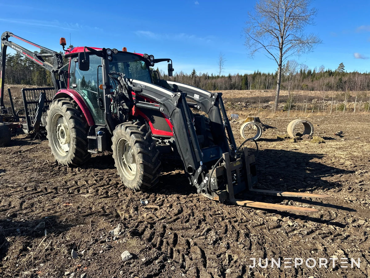 Valtra A 134 med lastare