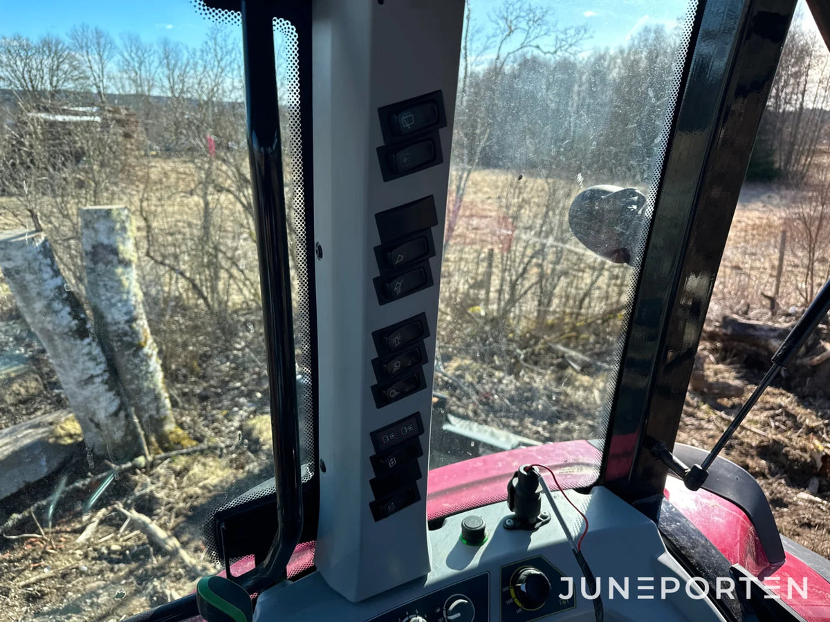 Valtra A 134 med lastare