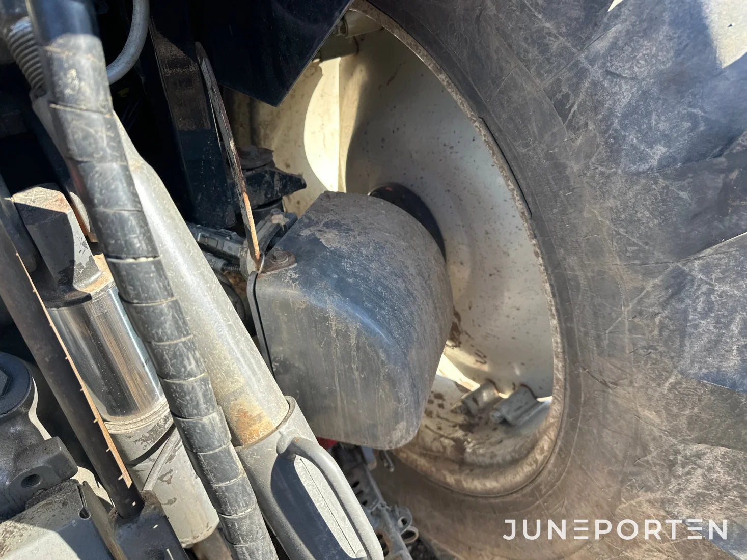 Valtra A 134 med lastare
